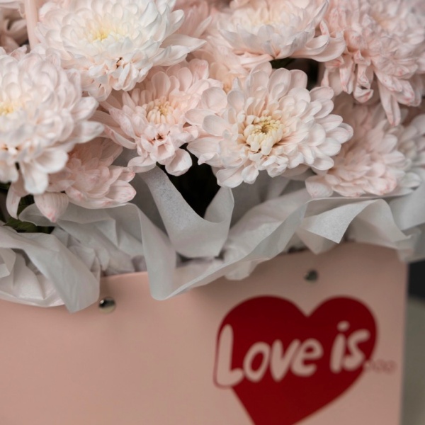 Сумка с хризантемами "LOVE IS"
